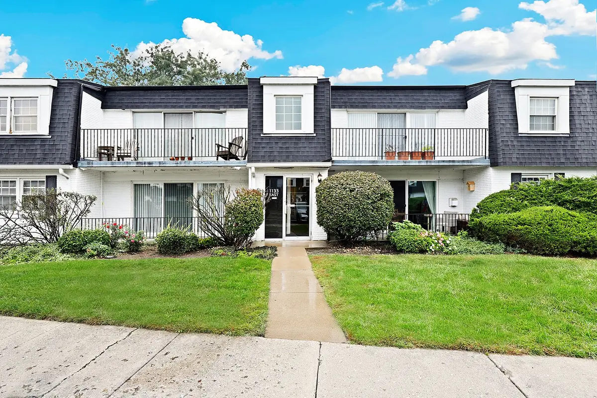 1133 Royal St George Drive