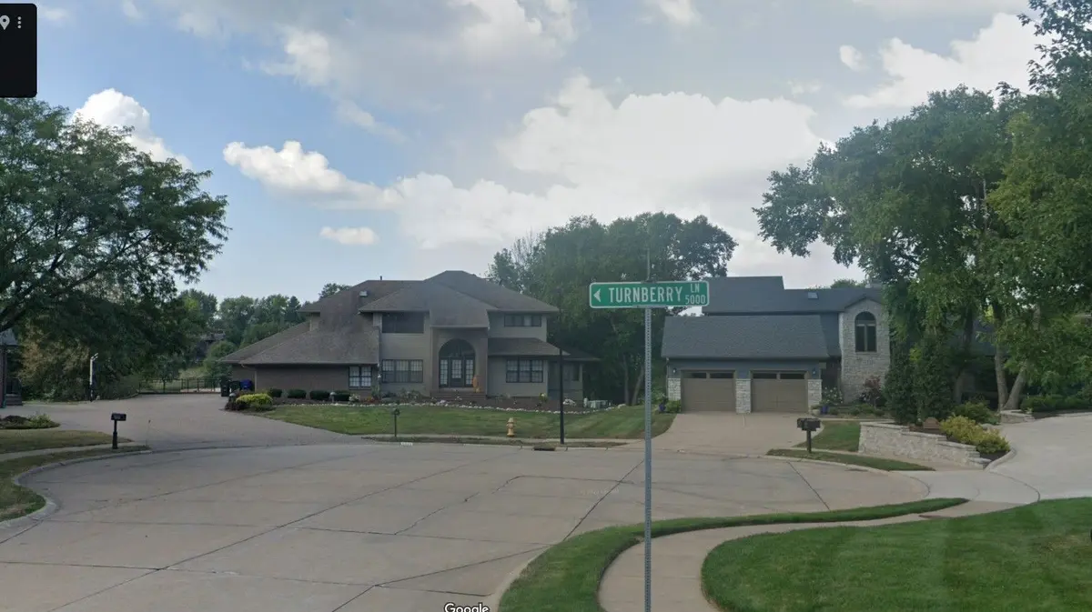 4905 Turnberry Court
