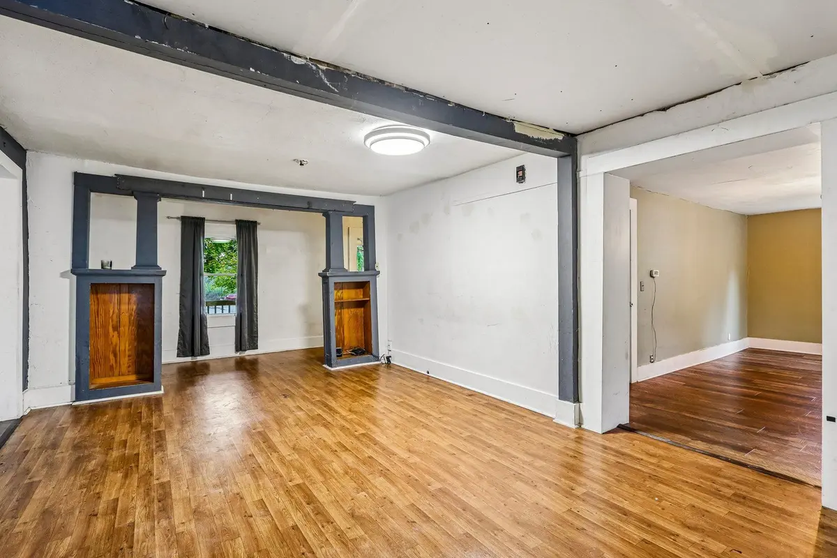 303 Milton Avenue