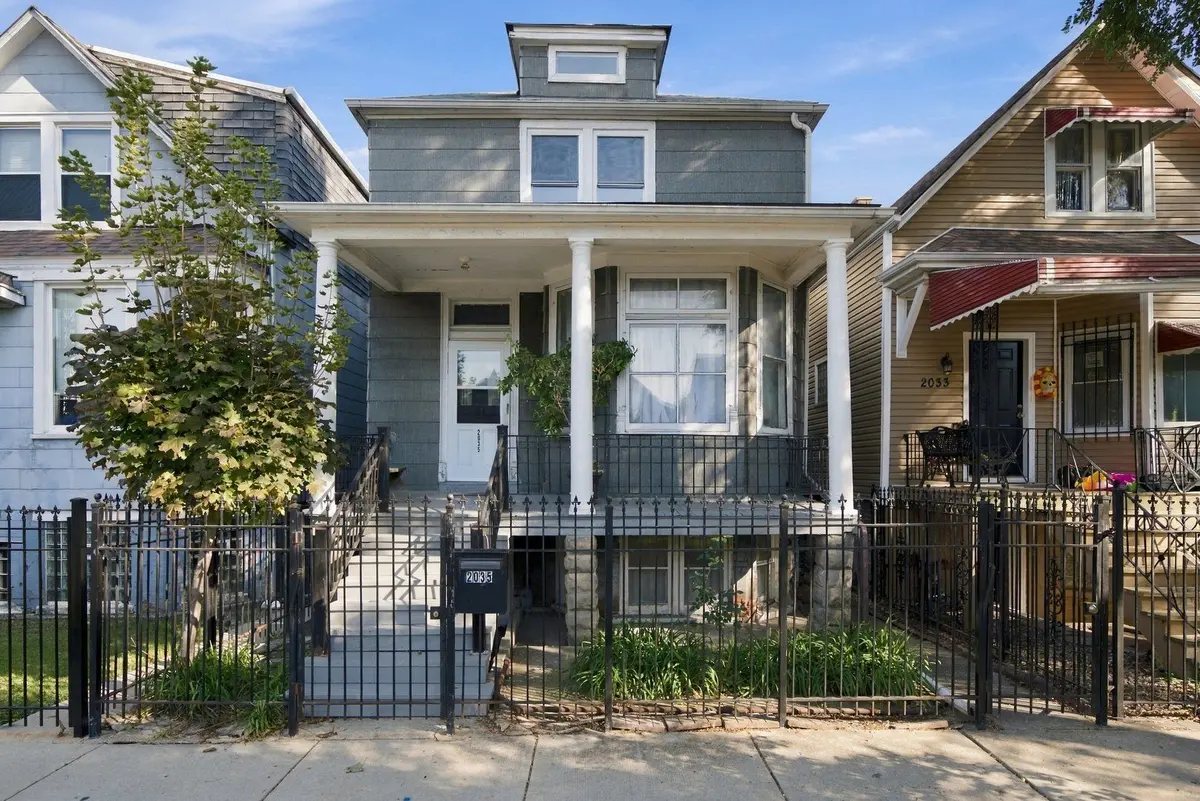 2035 N Karlov Avenue