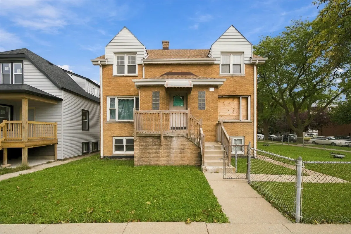 4337 N Cicero Avenue