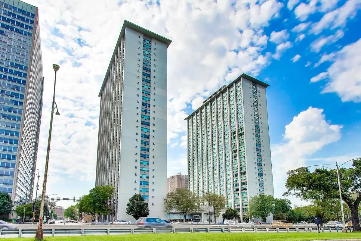 3600 N LAKE SHORE Drive