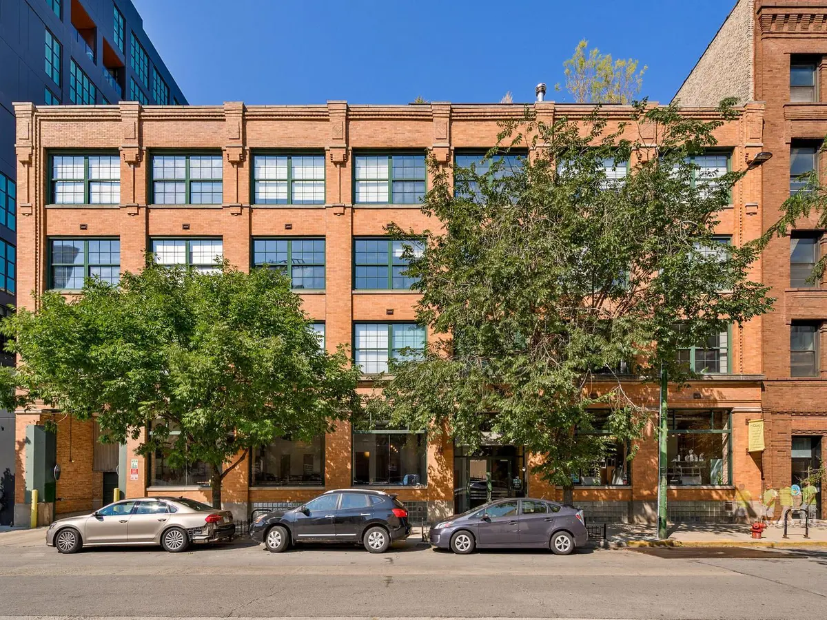 110 N Peoria Street