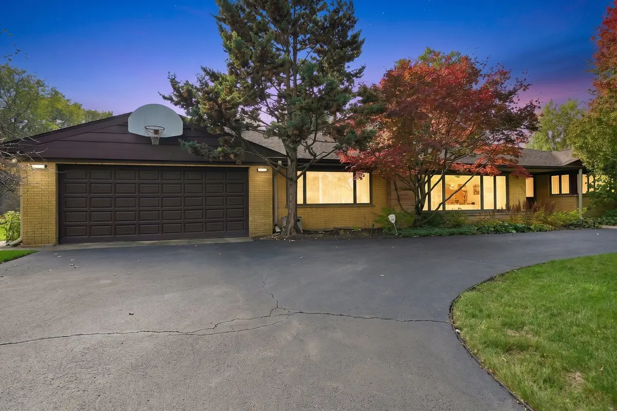 1230 Lindenwood Drive