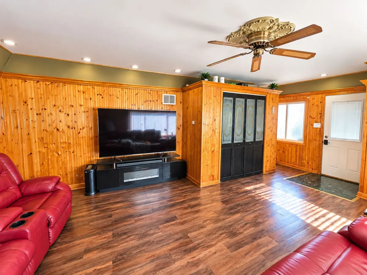 121 Westward Ho Drive