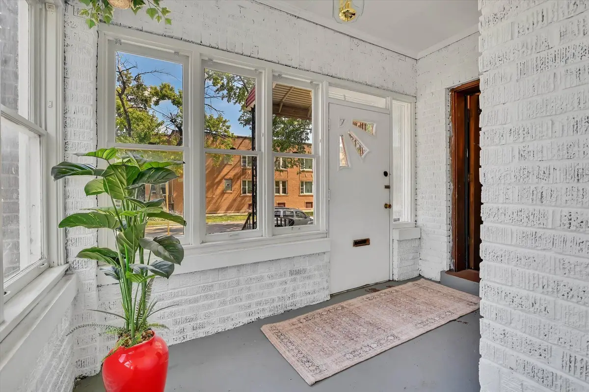 657 E 90th Street
