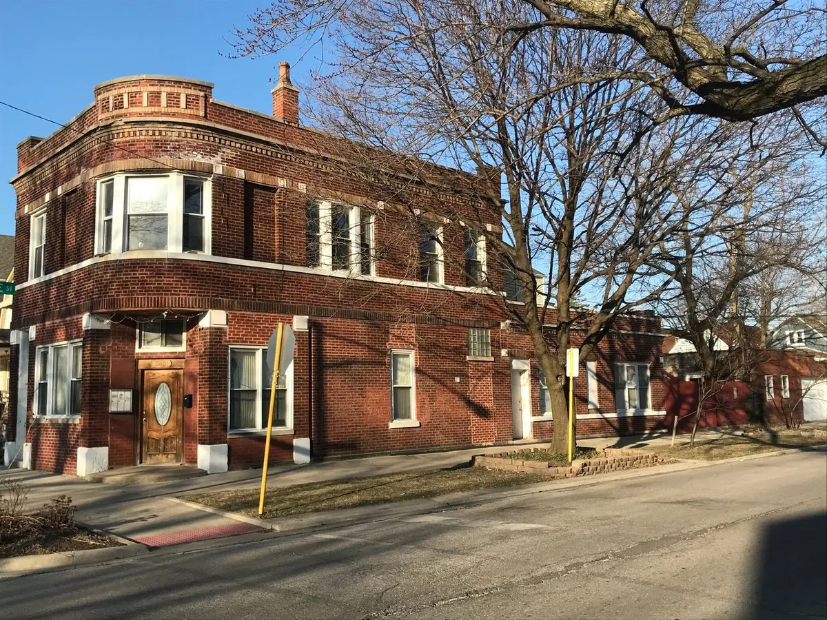 3401 N Kolmar Avenue