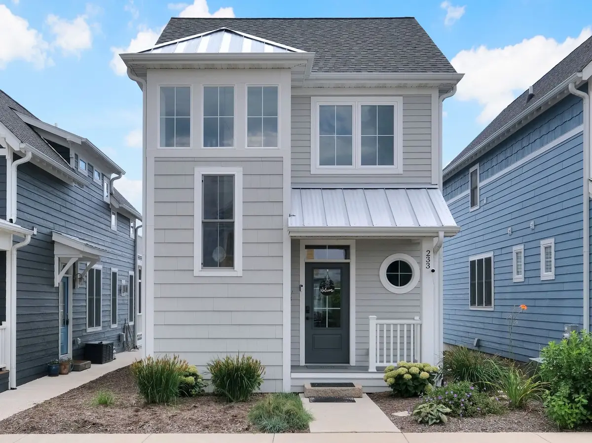 233 Leeward Way
