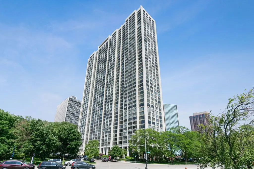 2800 N Lake Shore Drive