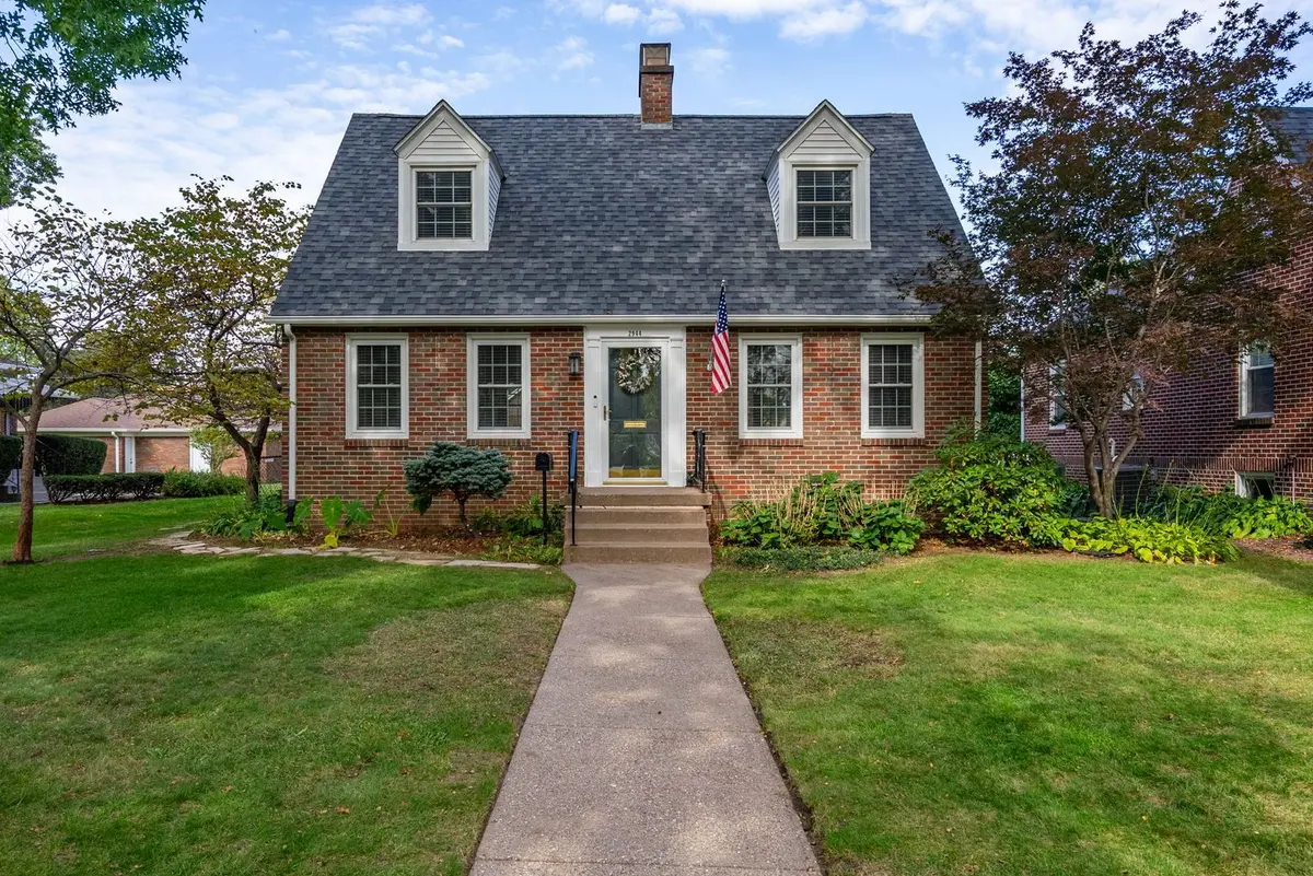 2944 Middle Road