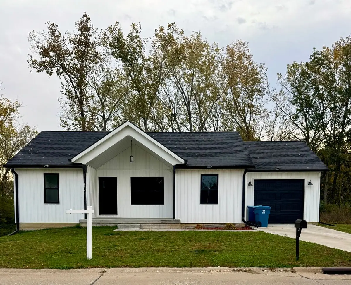 813 WILLIAMS Way
