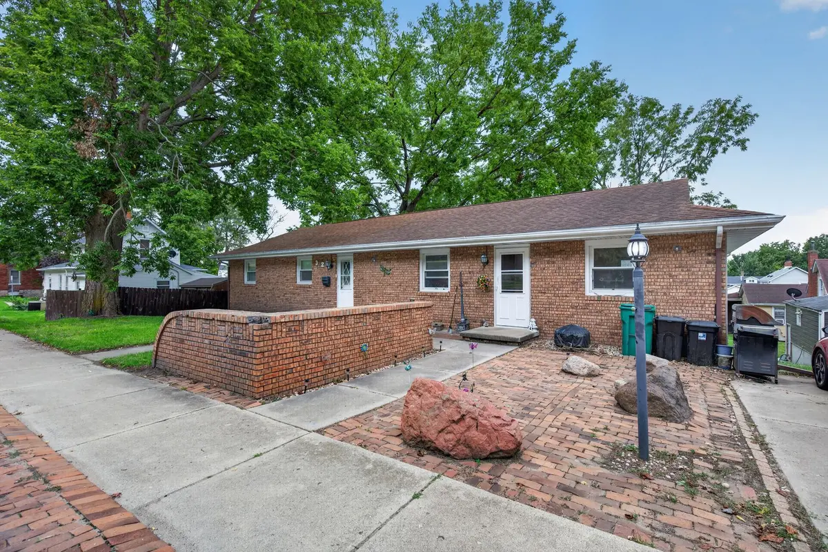 321 E Bluff Street