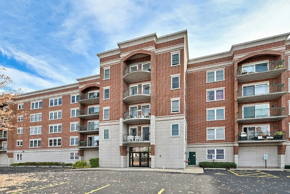 104 N Plum Grove Road