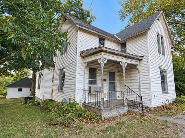 1207 Davis Street