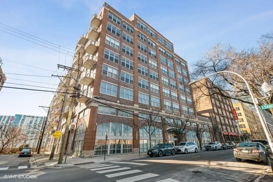933 W Van Buren Street