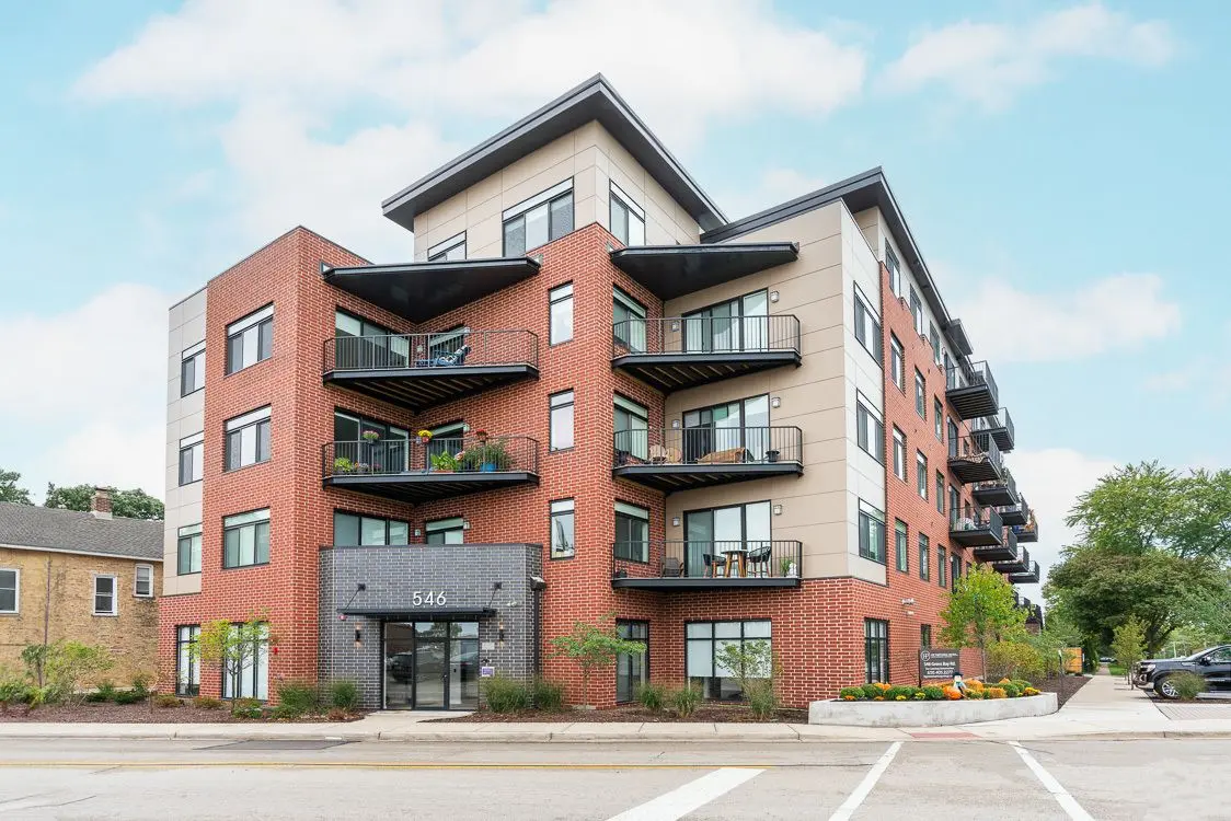 440 Green Bay Road