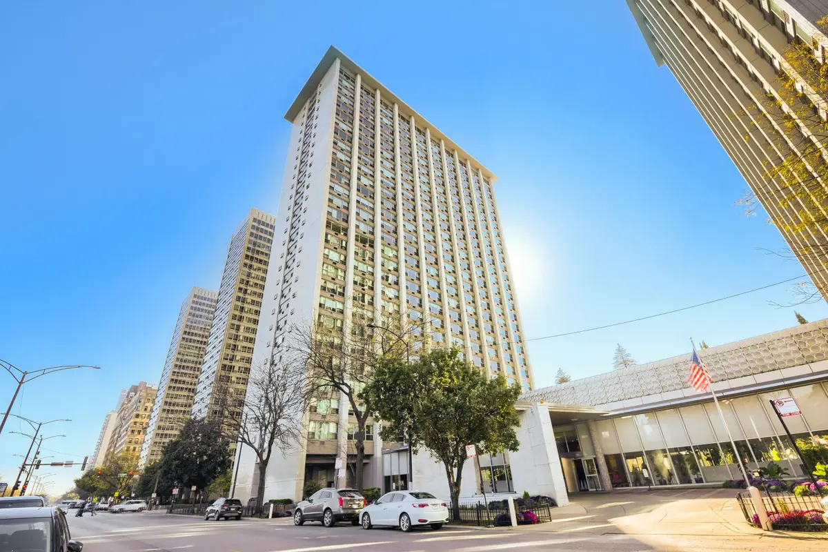 3600 N Lake Shore Drive