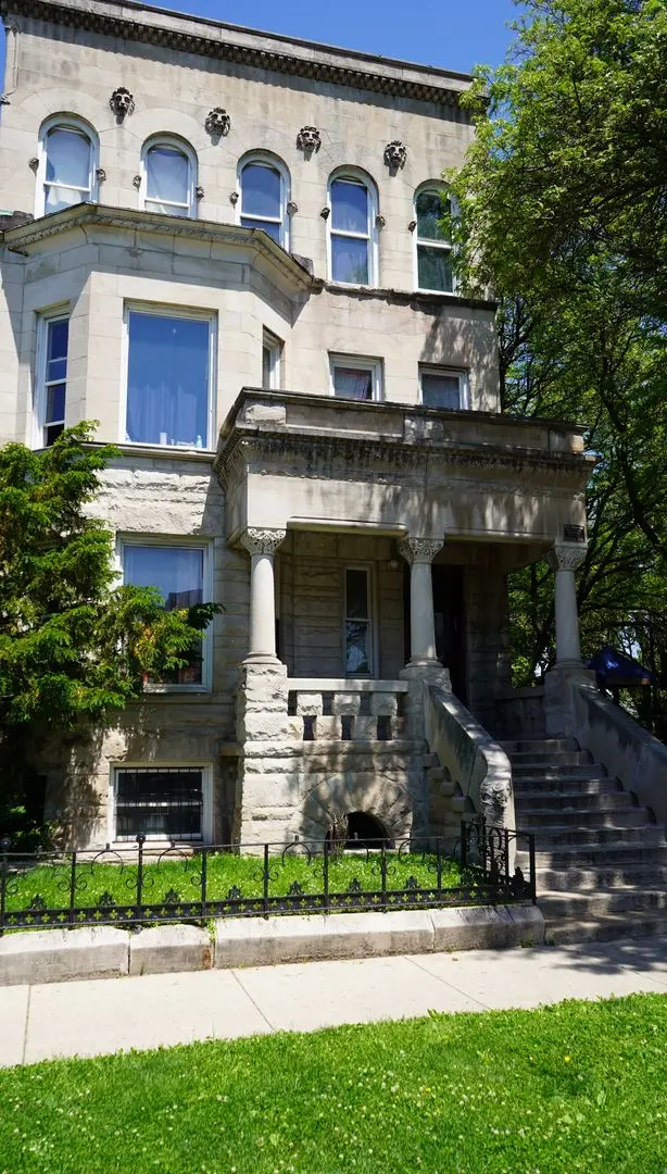 720 W 61st Street