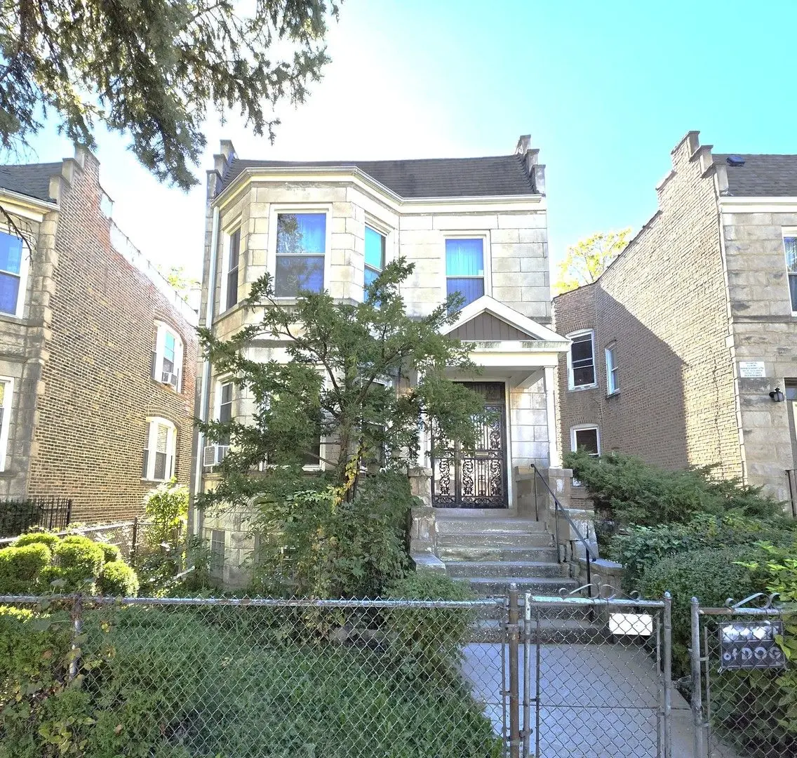 4907 W Fulton Street