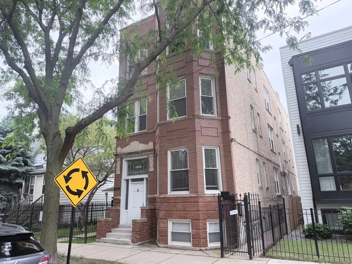 1712 N Washtenaw Avenue