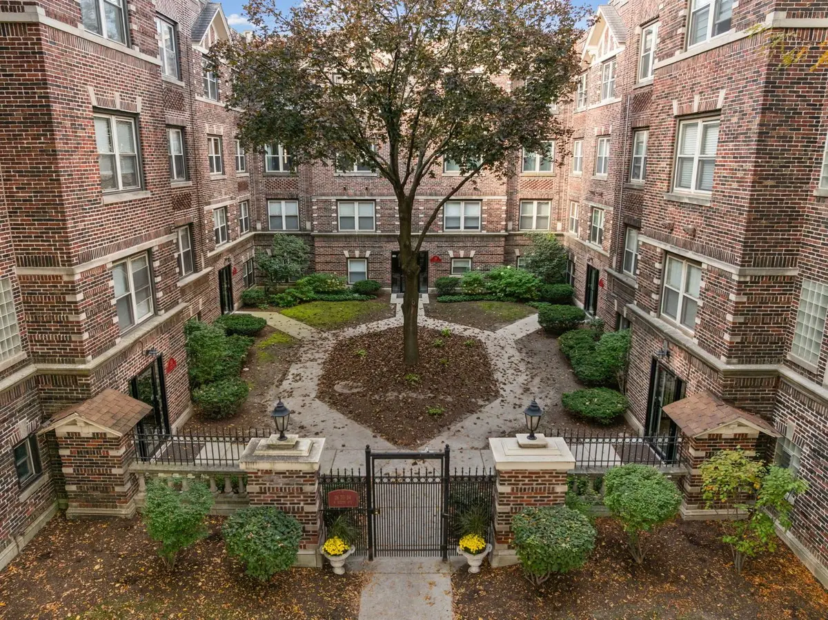 30 6th Avenue