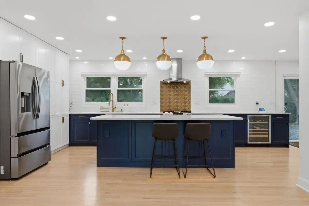 740 Thompson Court