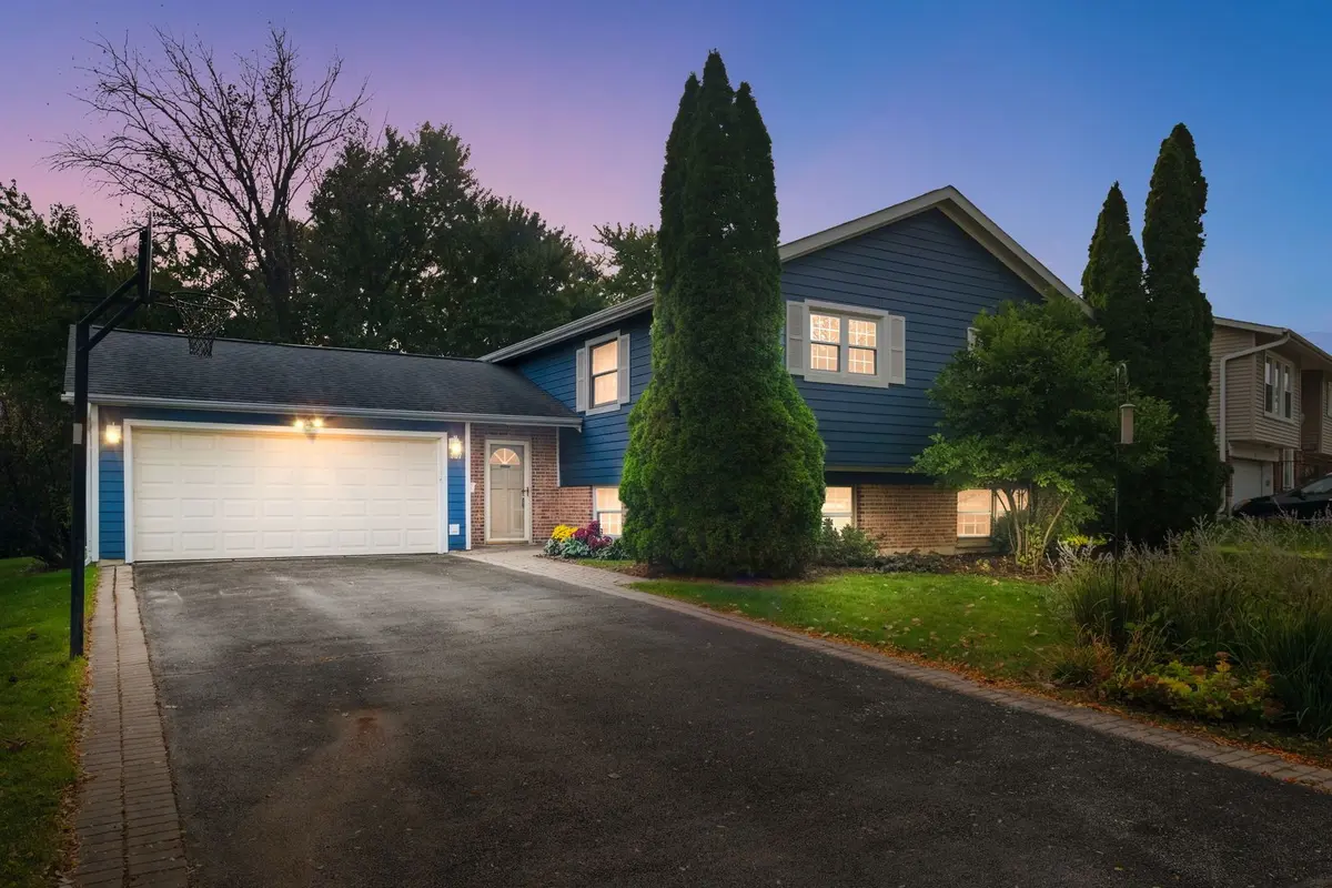 307 W Tanglewood Drive