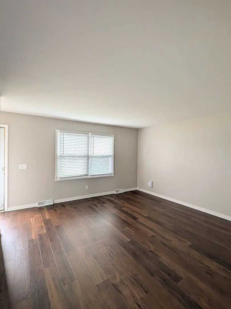 307 Robinhood Lane
