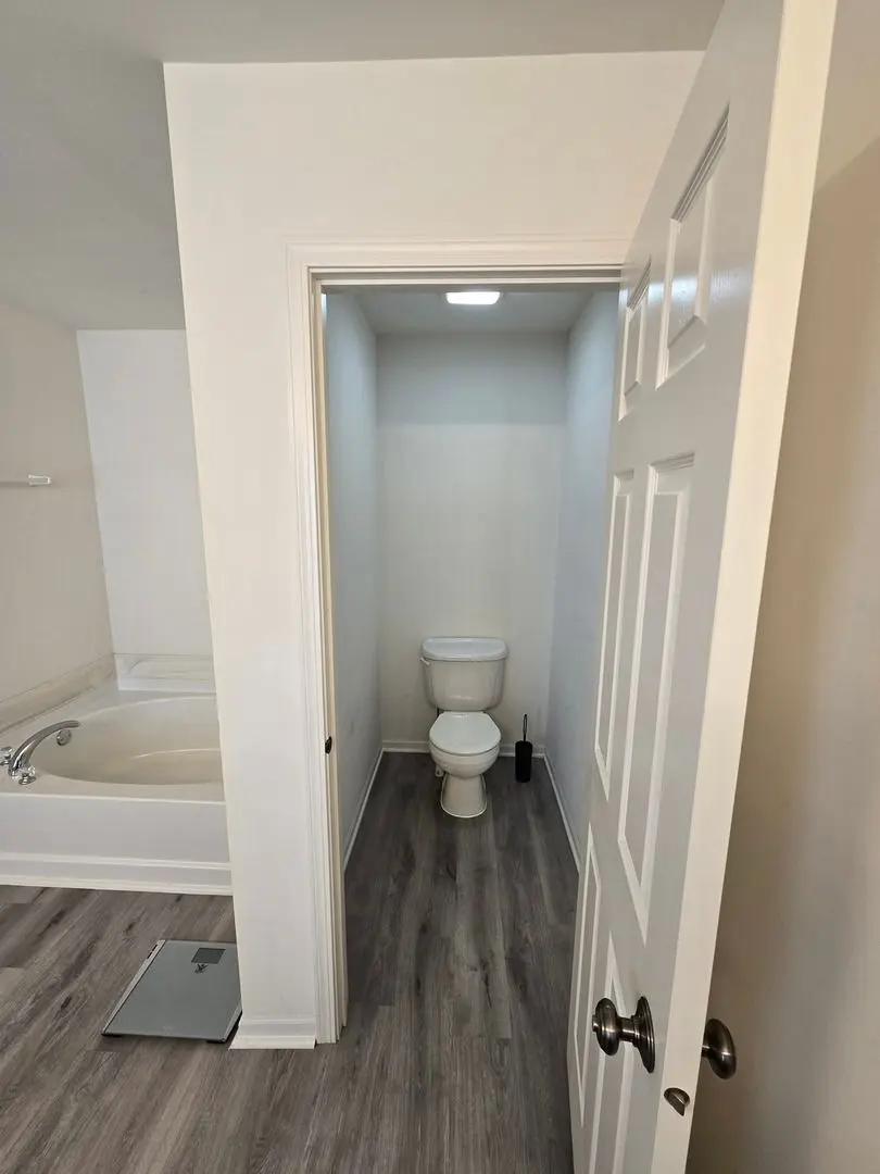 3242 Kenilworth Lane