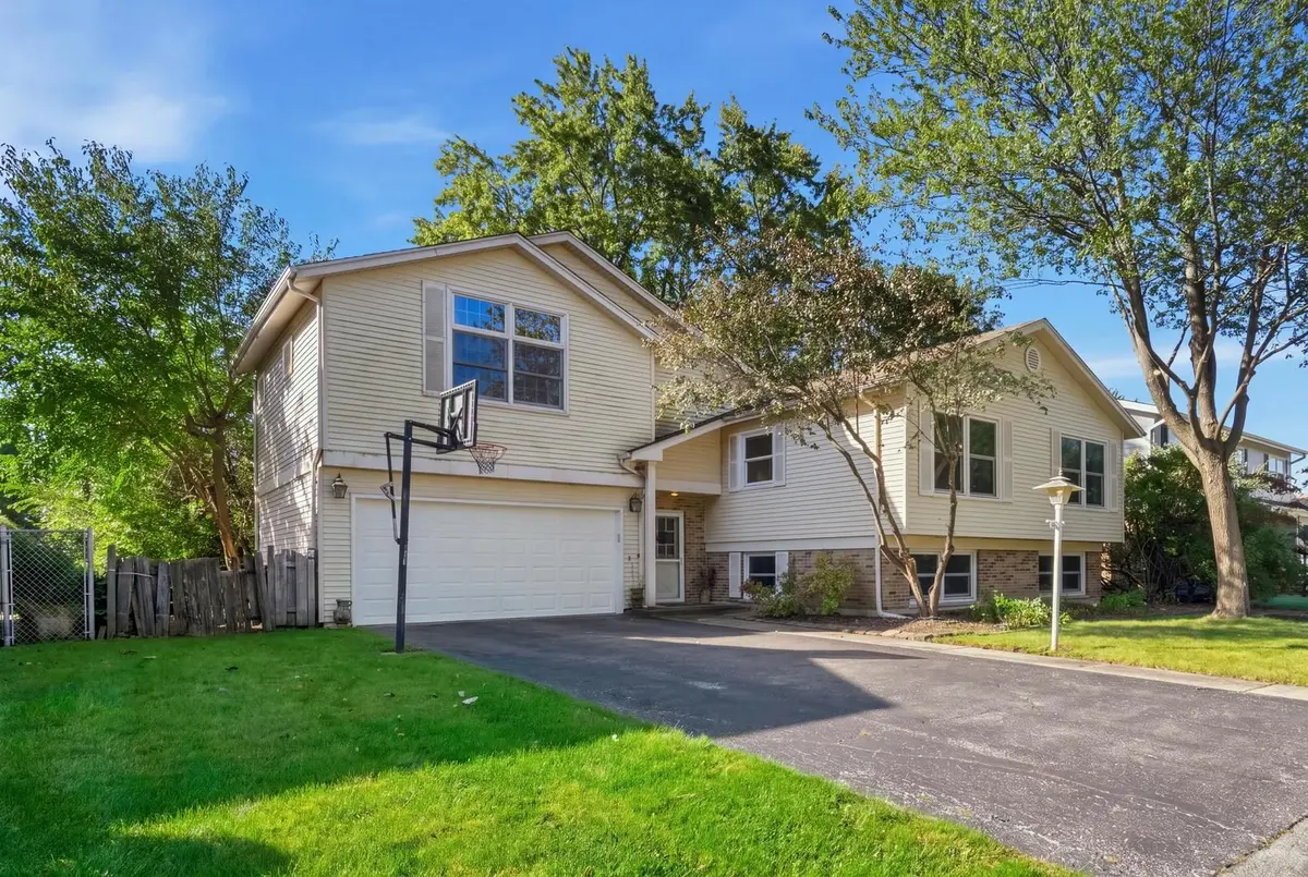 23 W Suffield Drive