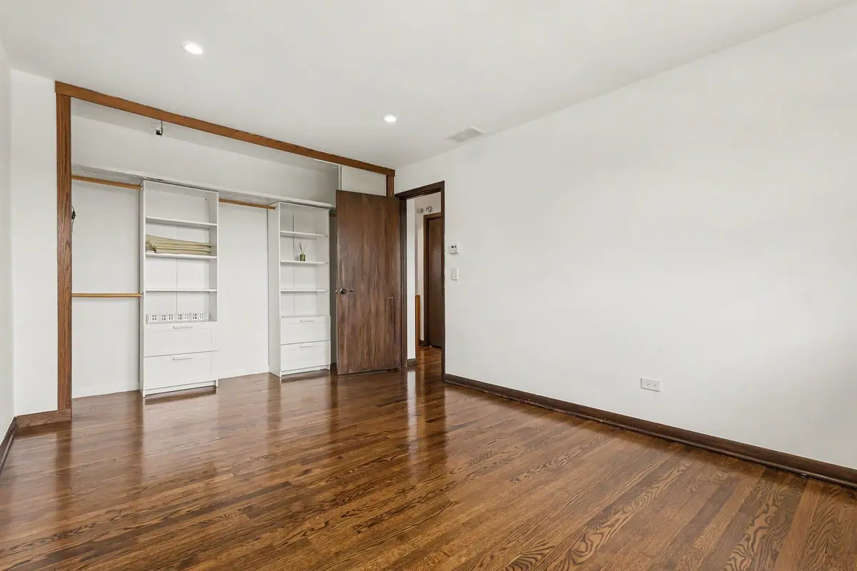 15W632 Virginia Lane
