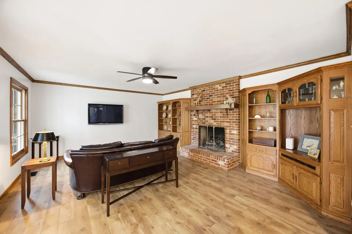 5808 Amherst Court