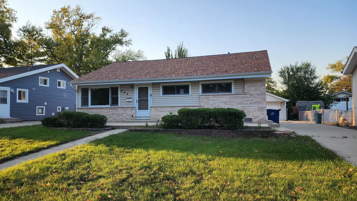 636 W Sunset Avenue