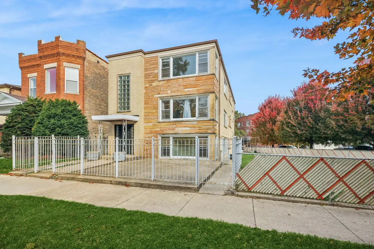 4900 W Berteau Avenue