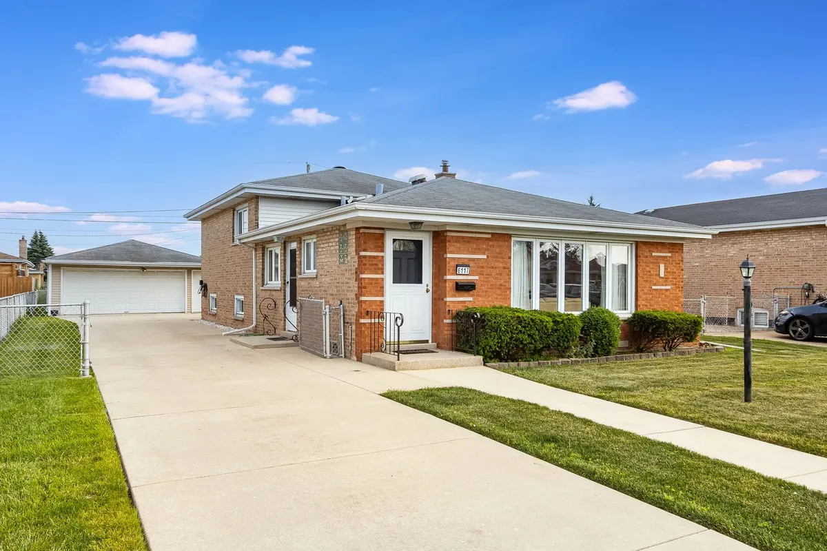 6117 W 80th Street W