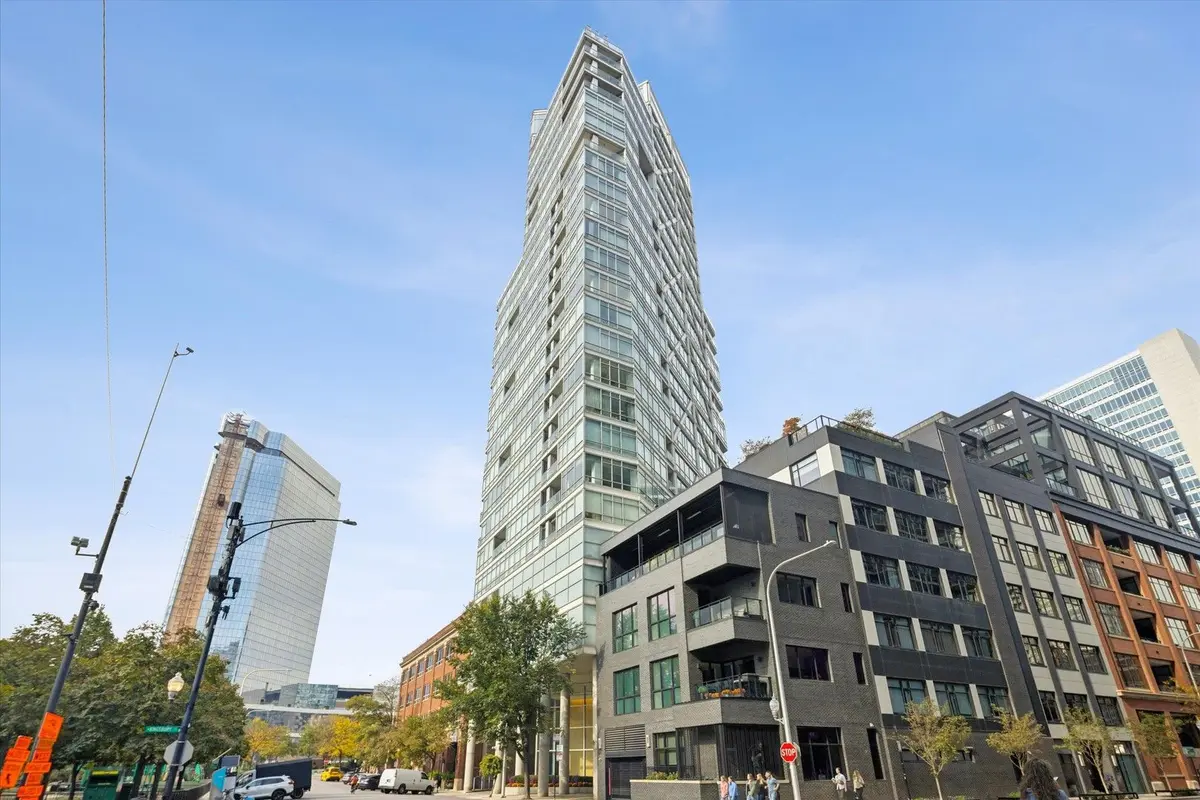 510 W Erie Street