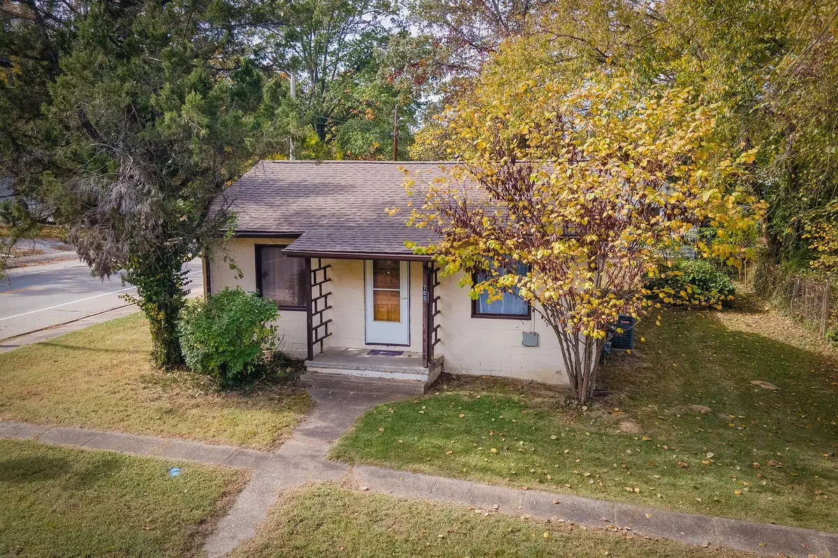 700 N Almond Street