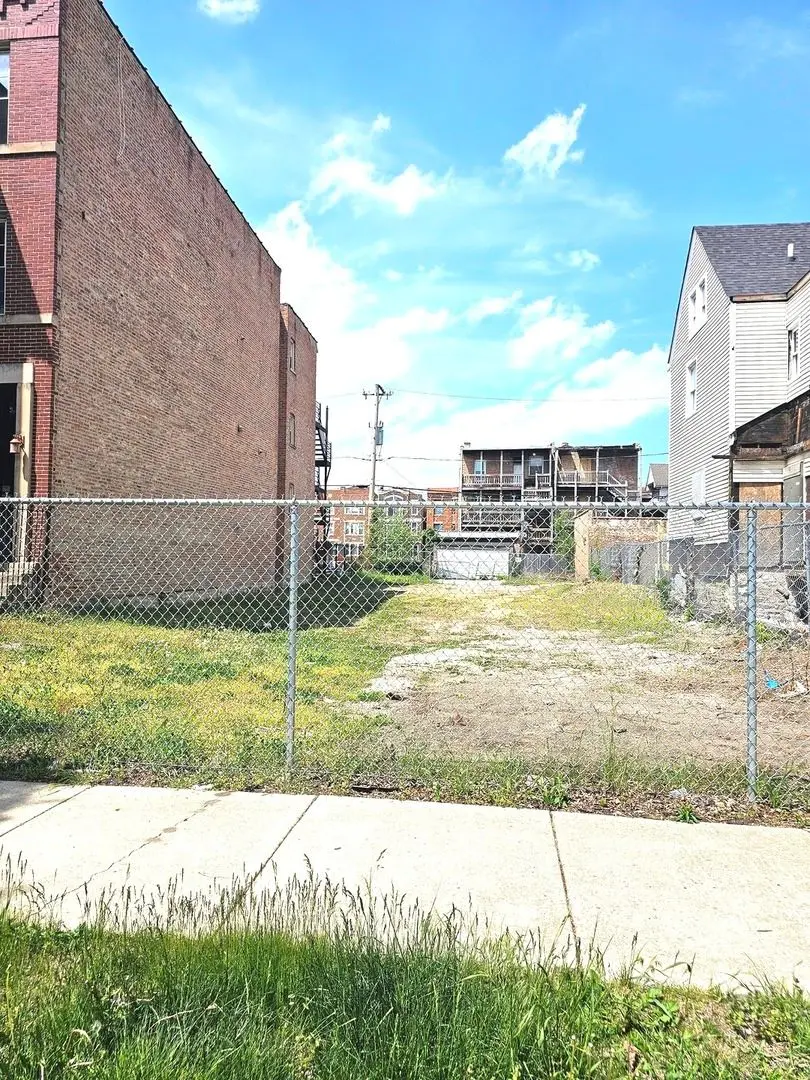 1524 E Marquette Road