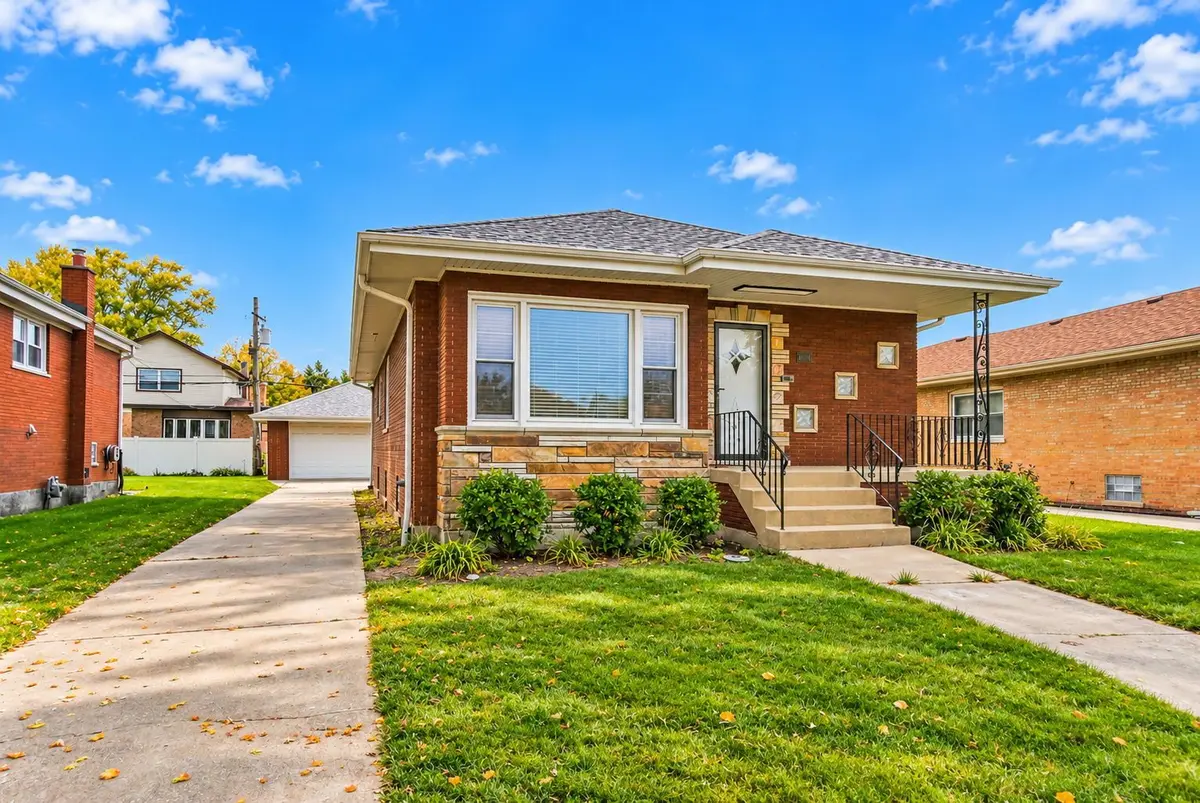 10118 S Karlov Avenue