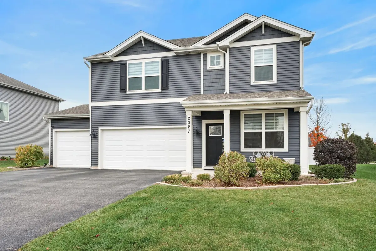 2027 Magnolia Lane