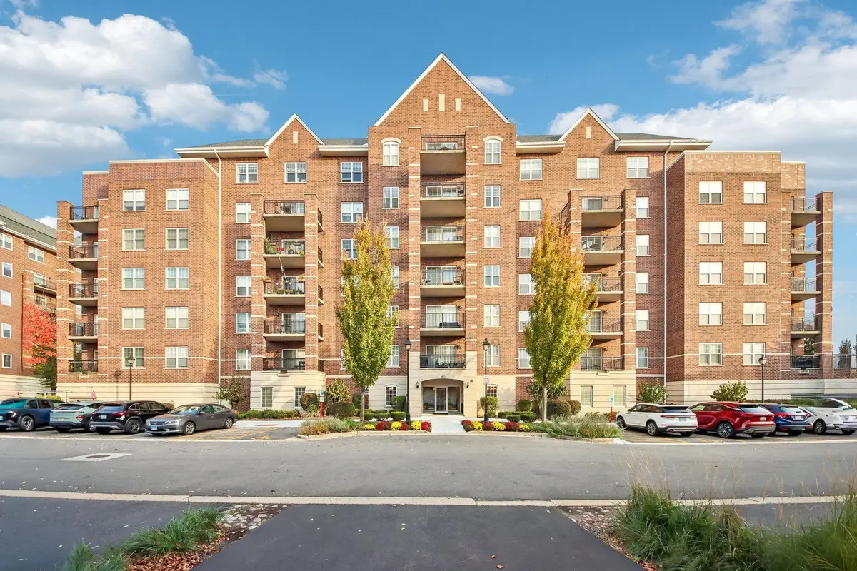 390 W Mahogany Court