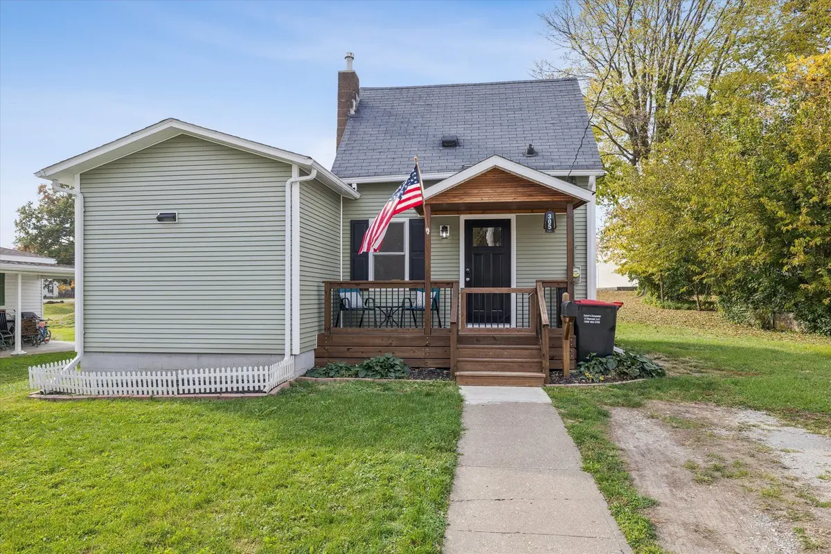 305 SE 7th Avenue