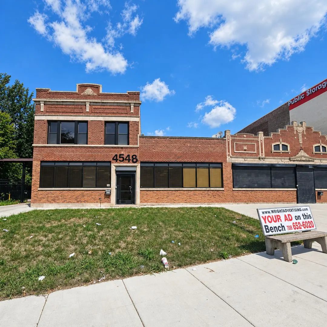4542 W Cermak Road