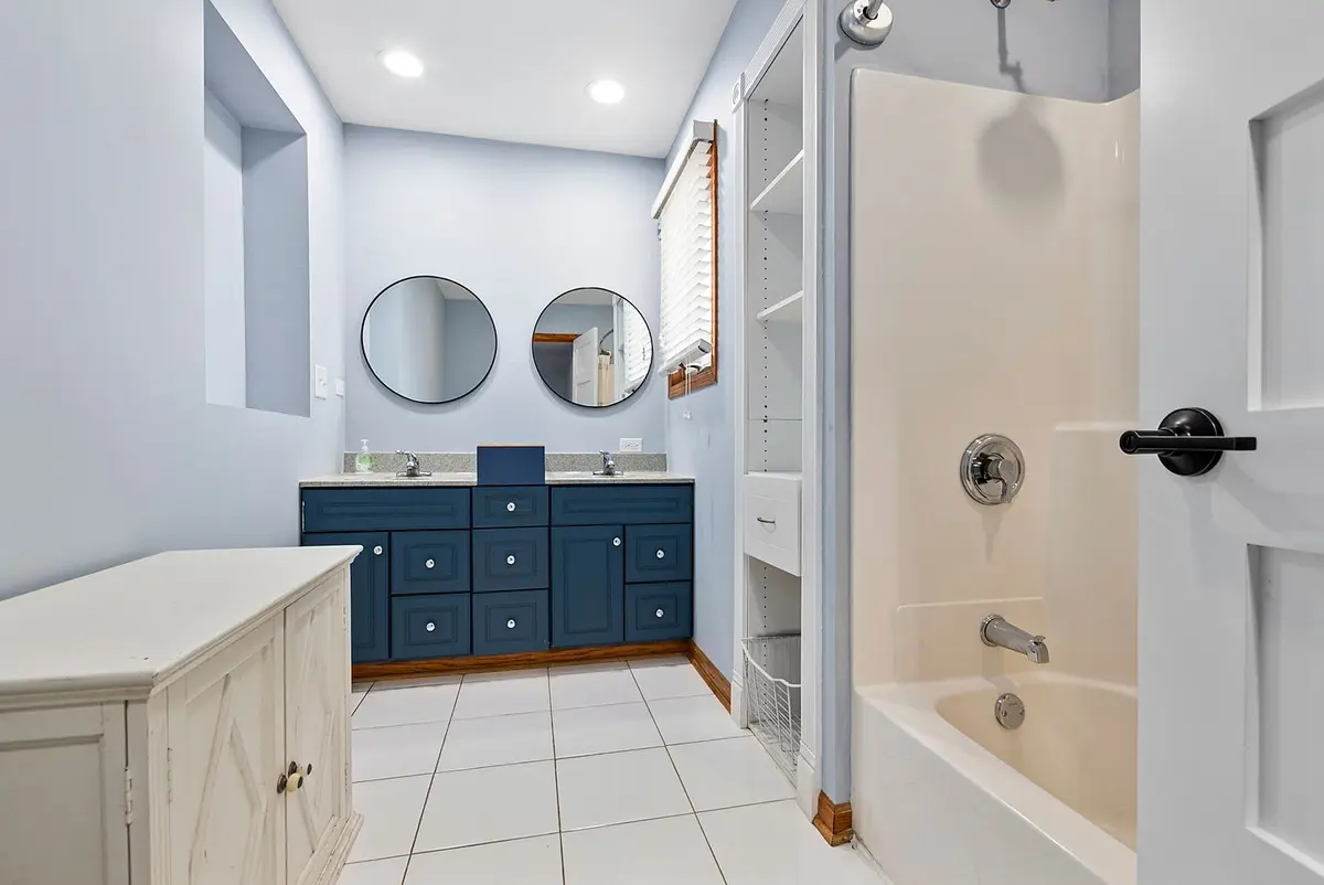 3235 W 112th Place