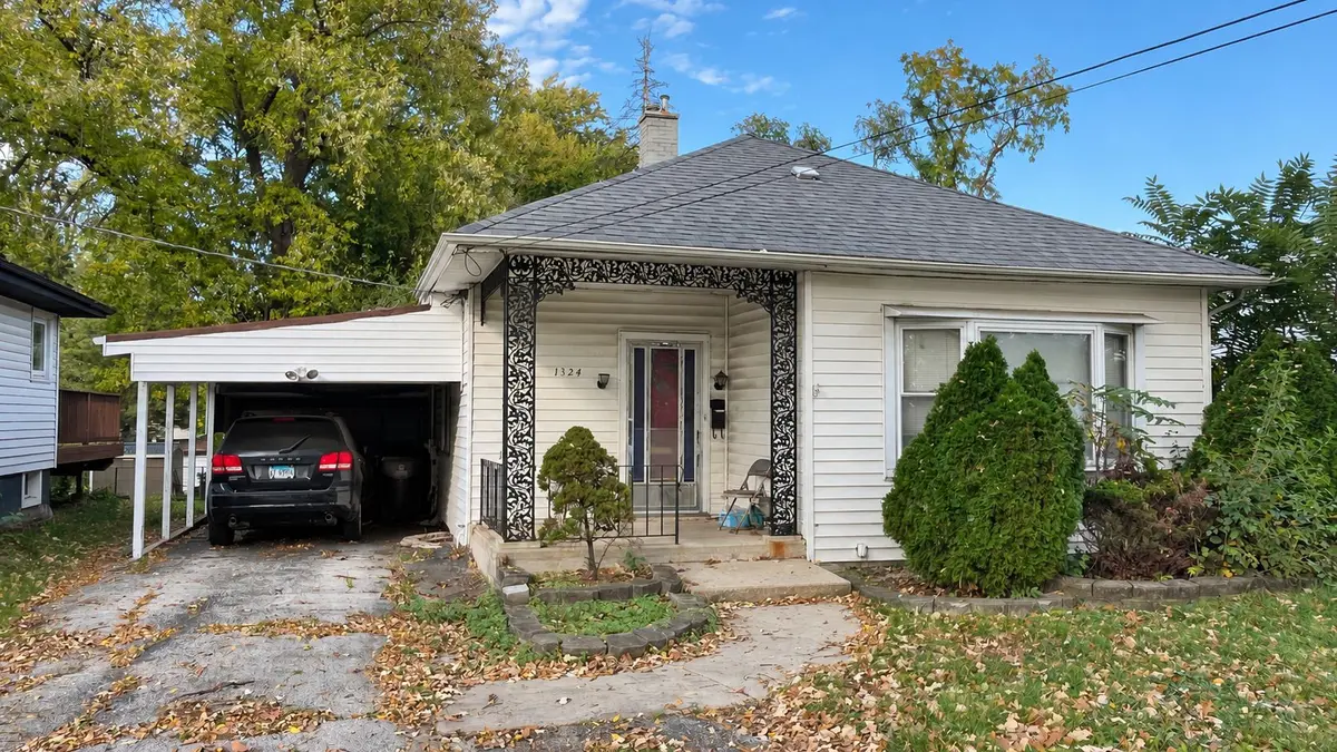 1324 RIDGE Road