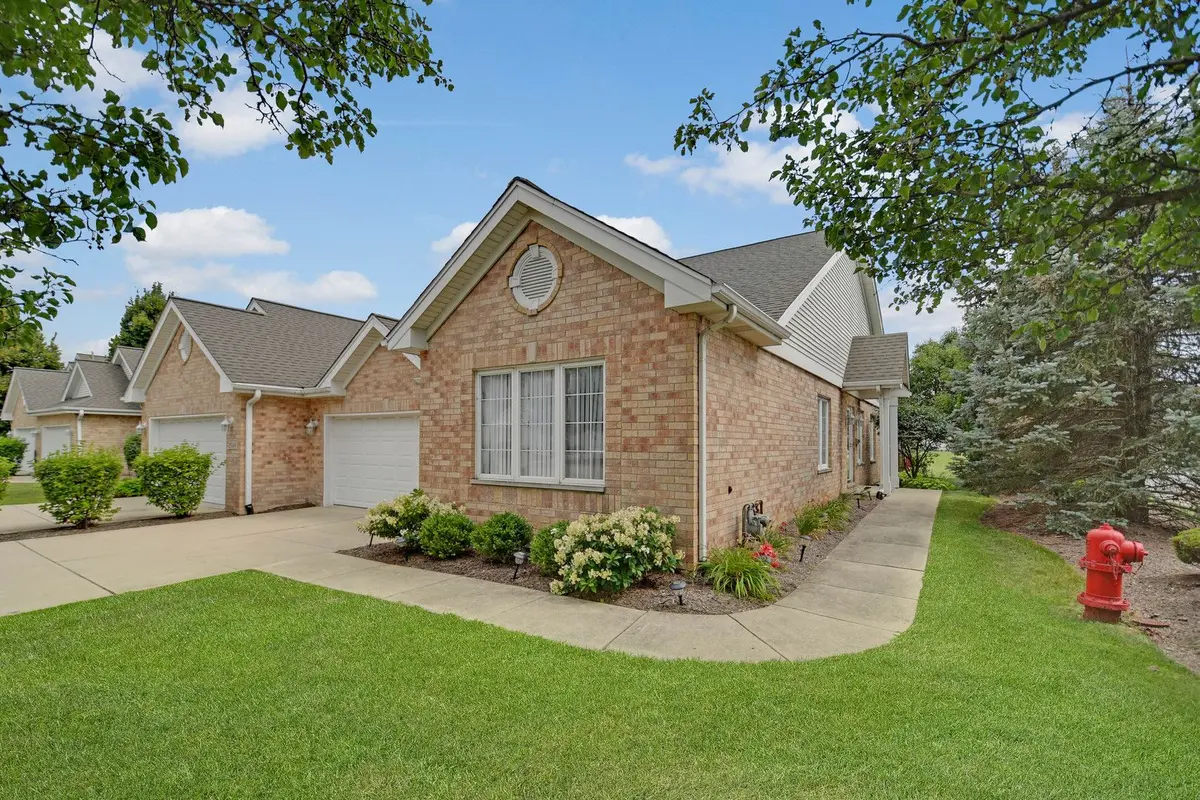 5553 Foxwoods Drive