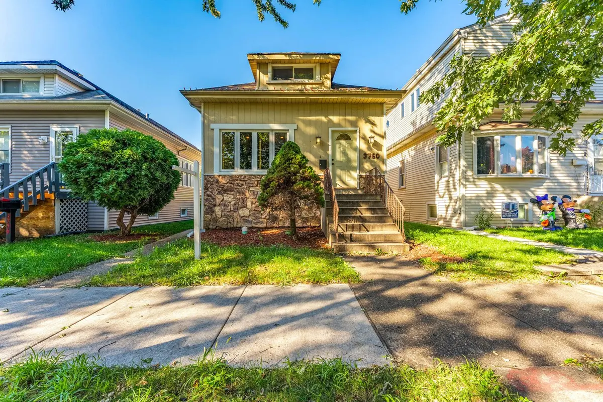 3760 N Osceola Avenue