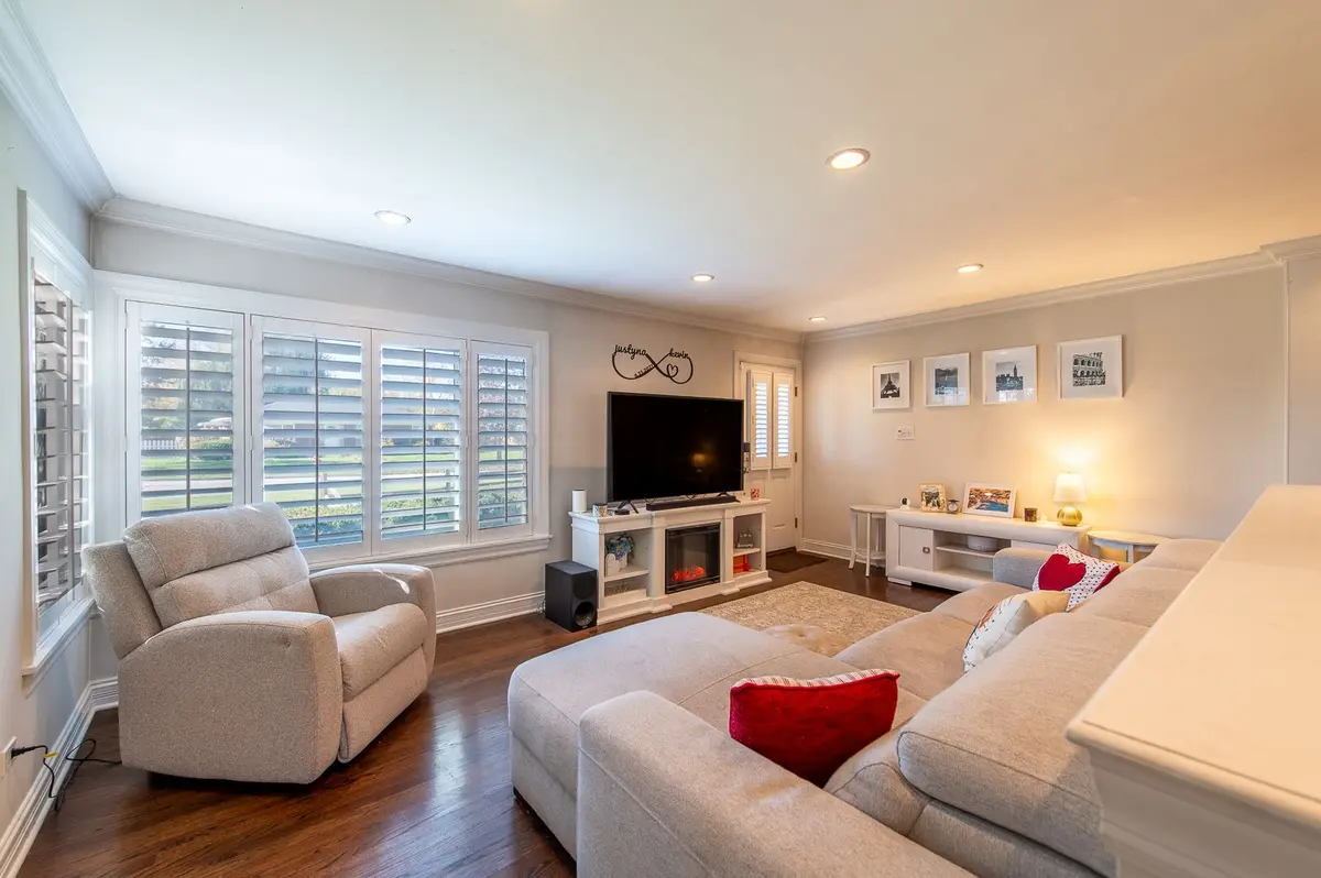 307 CATALPA Avenue