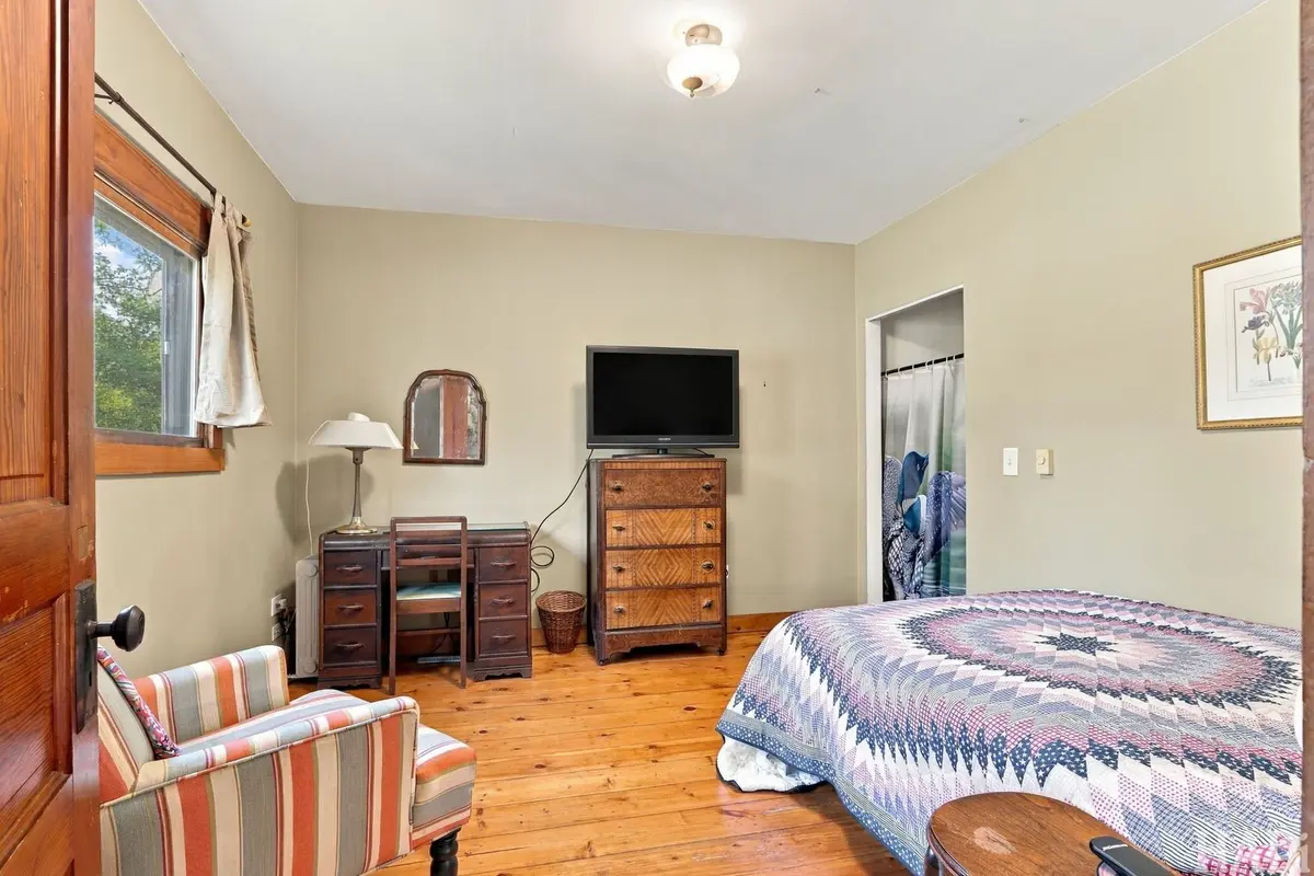 22214 W Pineview Drive