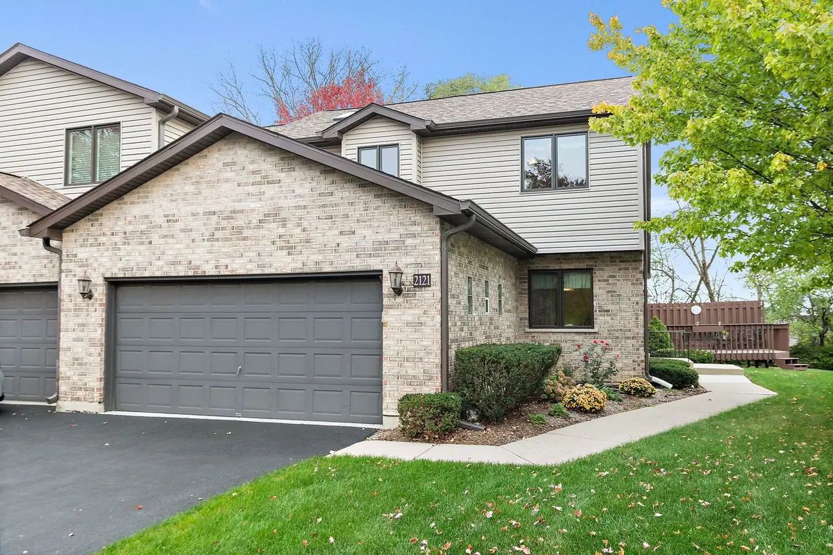 2121 N Juniper Lane